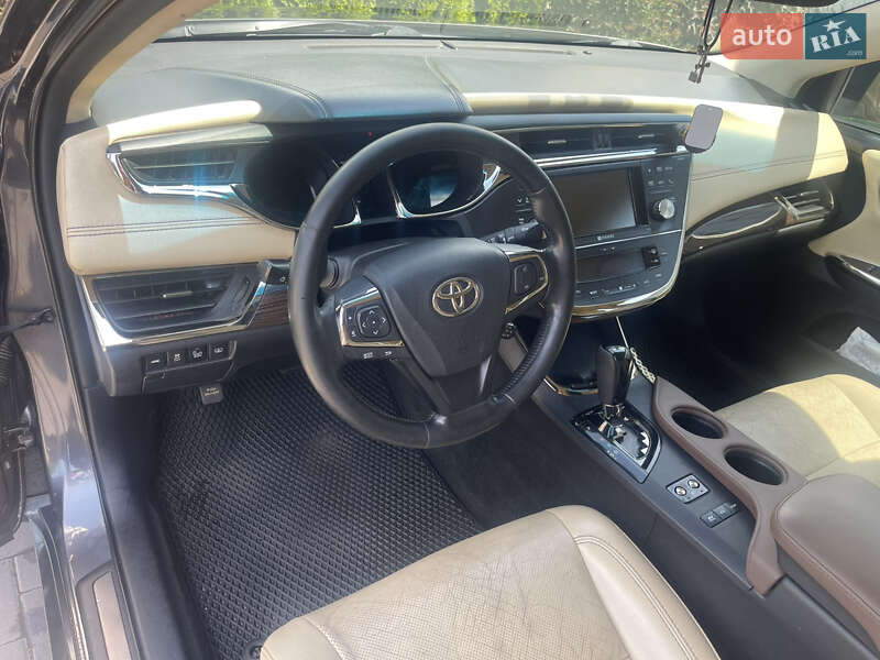 Седан Toyota Avalon 2013 в Виннице