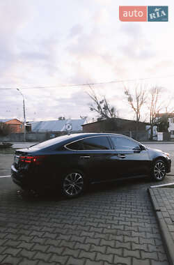 Седан Toyota Avalon 2015 в 