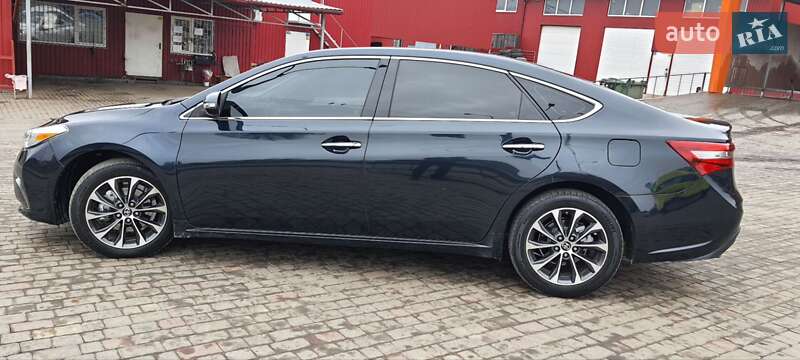 Седан Toyota Avalon 2018 в Хмельницькому