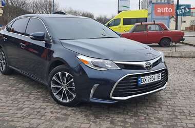 Седан Toyota Avalon 2018 в Хмельницькому