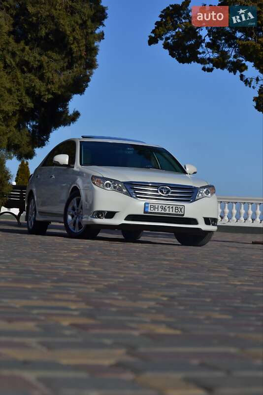 Седан Toyota Avalon 2011 в Одессе
