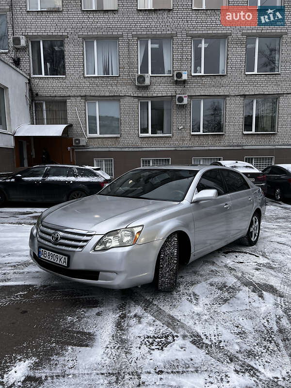 Седан Toyota Avalon 2005 в 