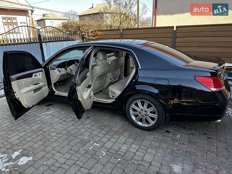 Седан Toyota Avalon 2007 в Черновцах