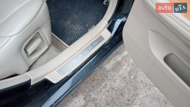 Седан Toyota Avalon 2007 в Ківерцях