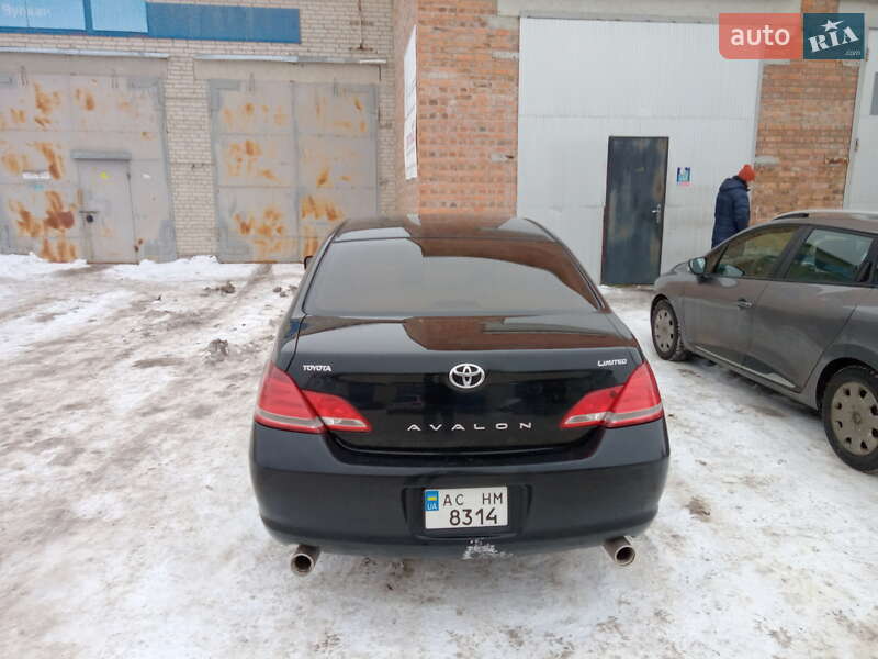 Седан Toyota Avalon 2007 в Ківерцях