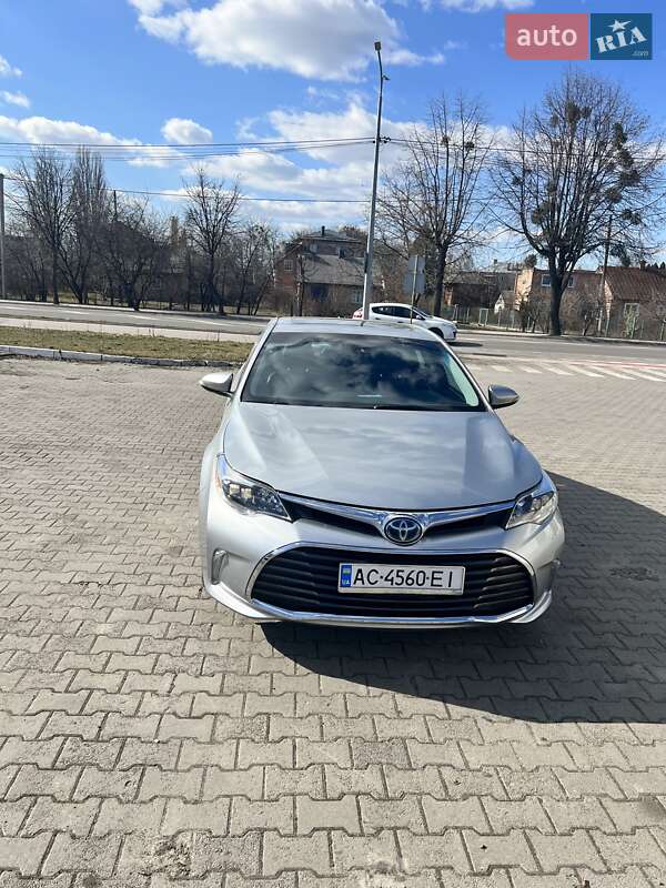 Седан Toyota Avalon 2017 в Луцьку