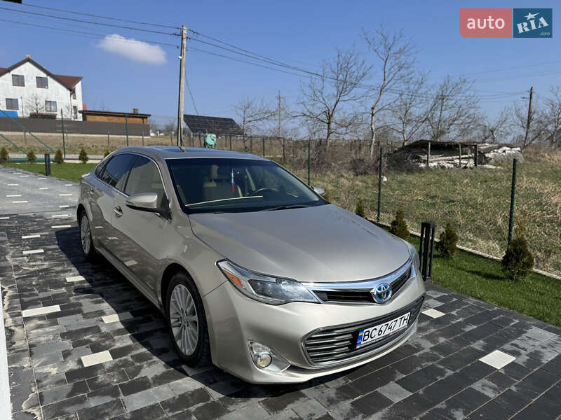 Седан Toyota Avalon 2014 в 