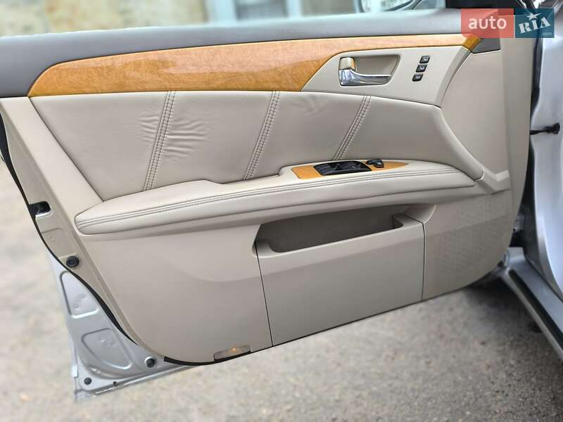 Седан Toyota Avalon 2006 в Добровеличковке