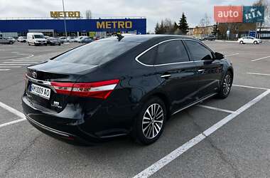 Седан Toyota Avalon 2015 в 