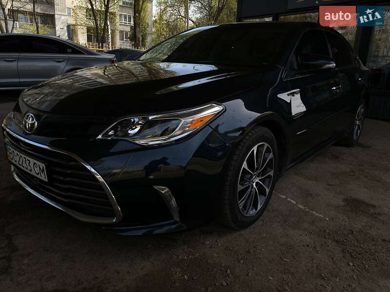 Седан Toyota Avalon 2016 в Львові