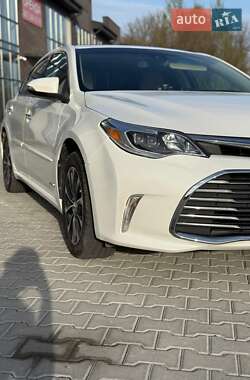 Седан Toyota Avalon 2017 в 