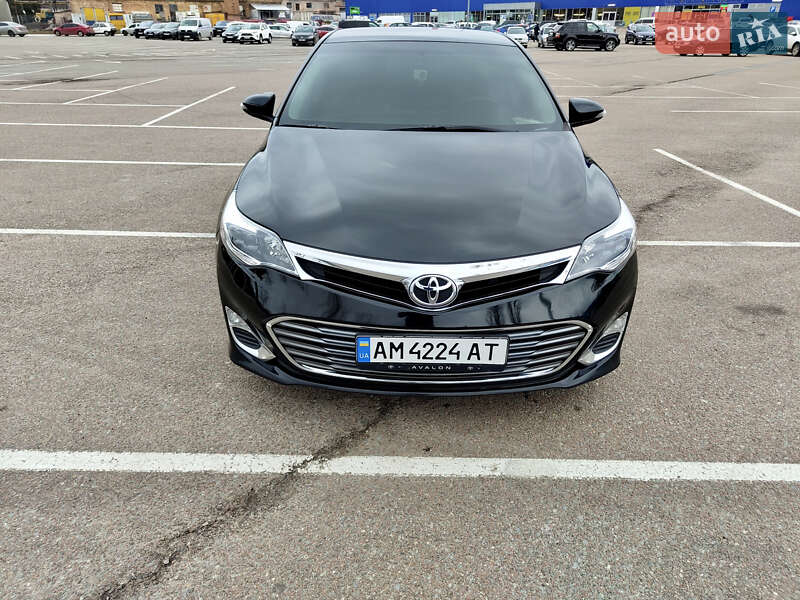 Седан Toyota Avalon 2013 в 