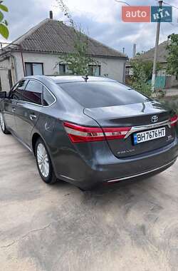 Седан Toyota Avalon 2013 в 