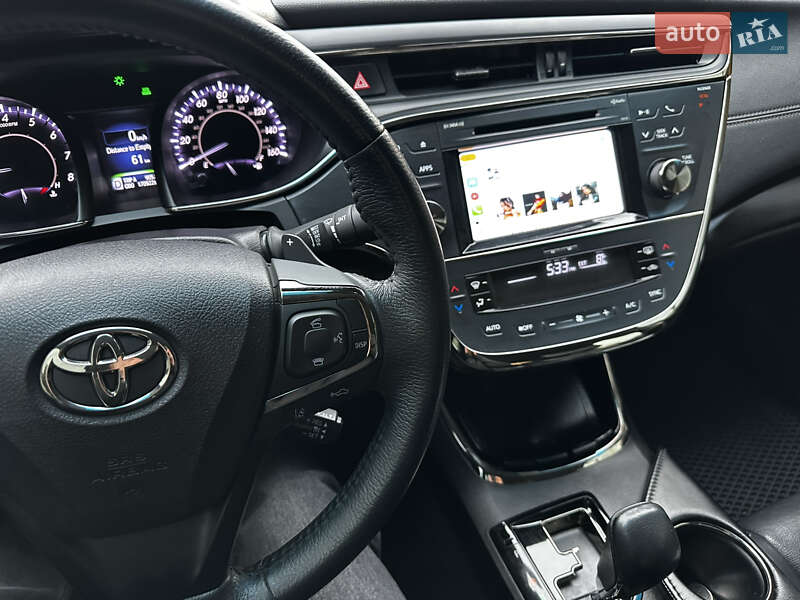 Седан Toyota Avalon 2018 в Житомирі