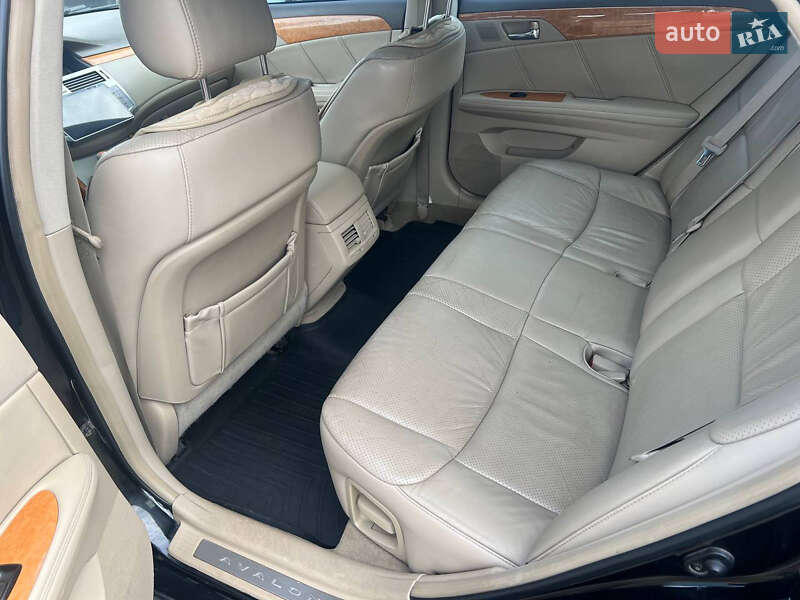 Седан Toyota Avalon 2006 в Чернигове