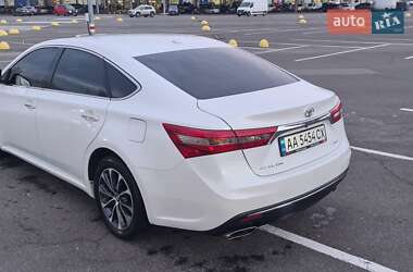 Седан Toyota Avalon 2016 в 