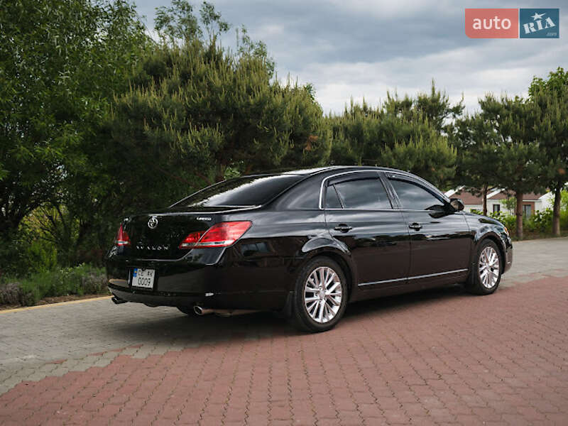 Седан Toyota Avalon 2006 в Чернівцях