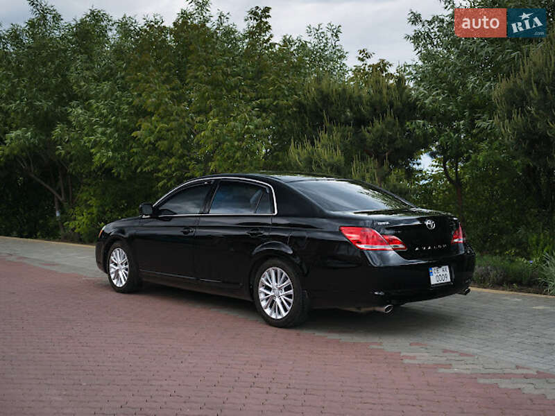 Седан Toyota Avalon 2006 в Чернівцях