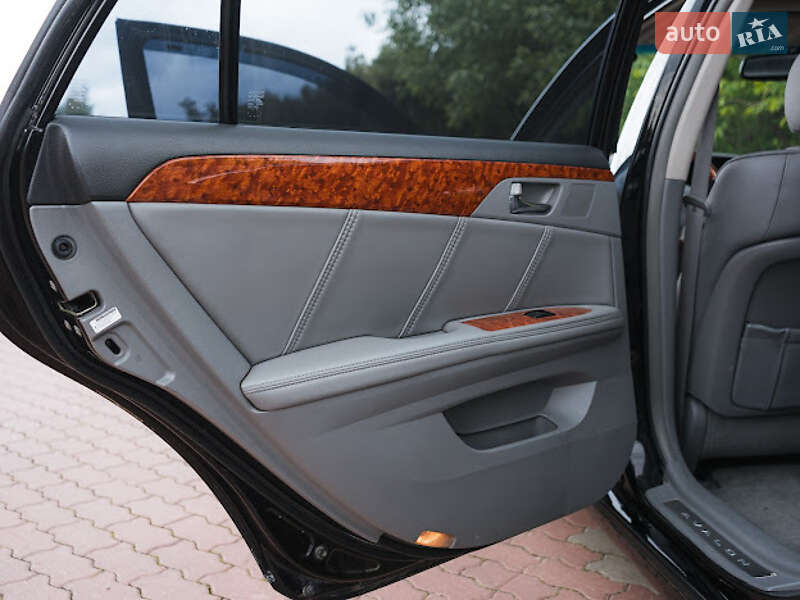 Седан Toyota Avalon 2006 в Чернівцях