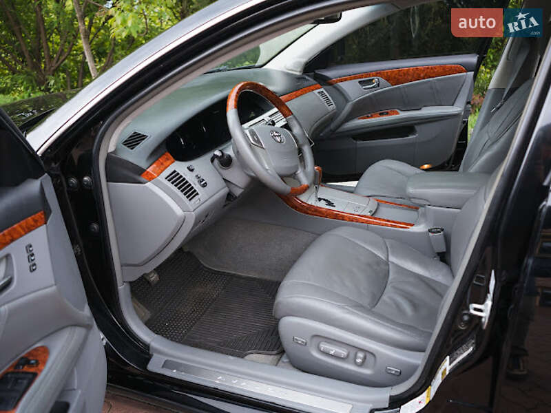 Седан Toyota Avalon 2006 в Чернівцях