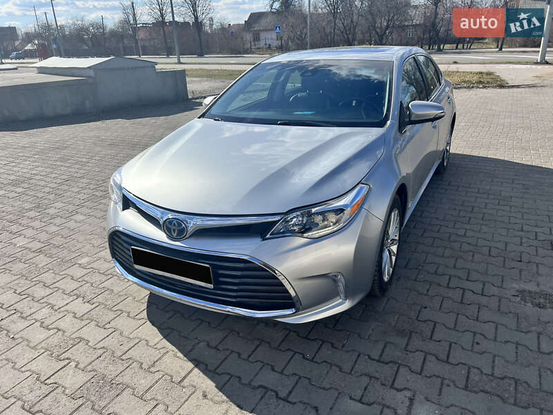 Седан Toyota Avalon 2017 в Луцьку