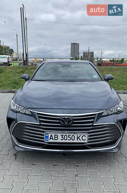 Седан Toyota Avalon 2019 в Виннице