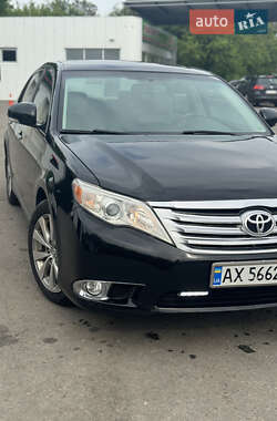 Седан Toyota Avalon 2010 в Чугуєві