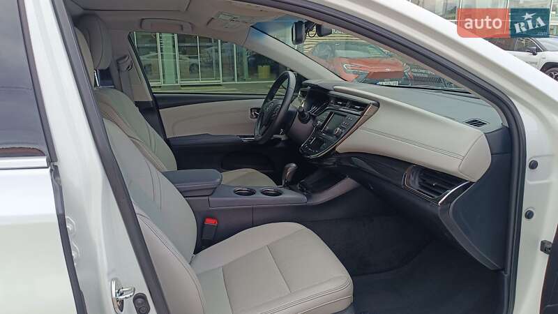 Седан Toyota Avalon 2014 в Києві