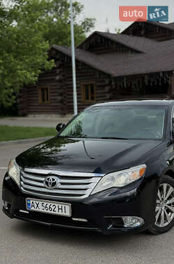 Седан Toyota Avalon 2010 в 