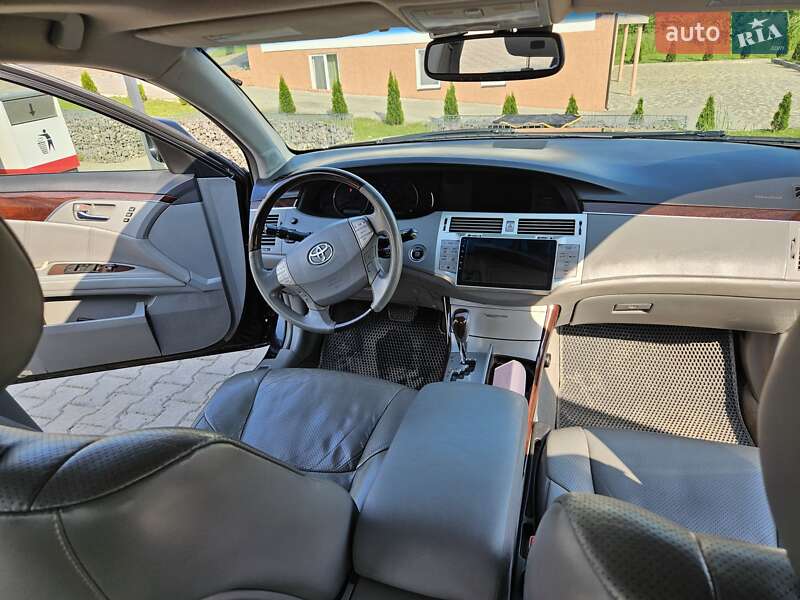 Седан Toyota Avalon 2008 в Снятине