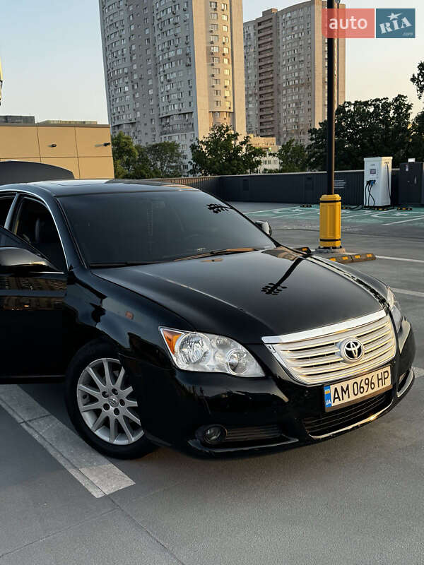Седан Toyota Avalon 2008 в Киеве