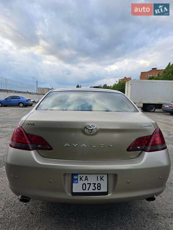 Седан Toyota Avalon 2008 в Сумах