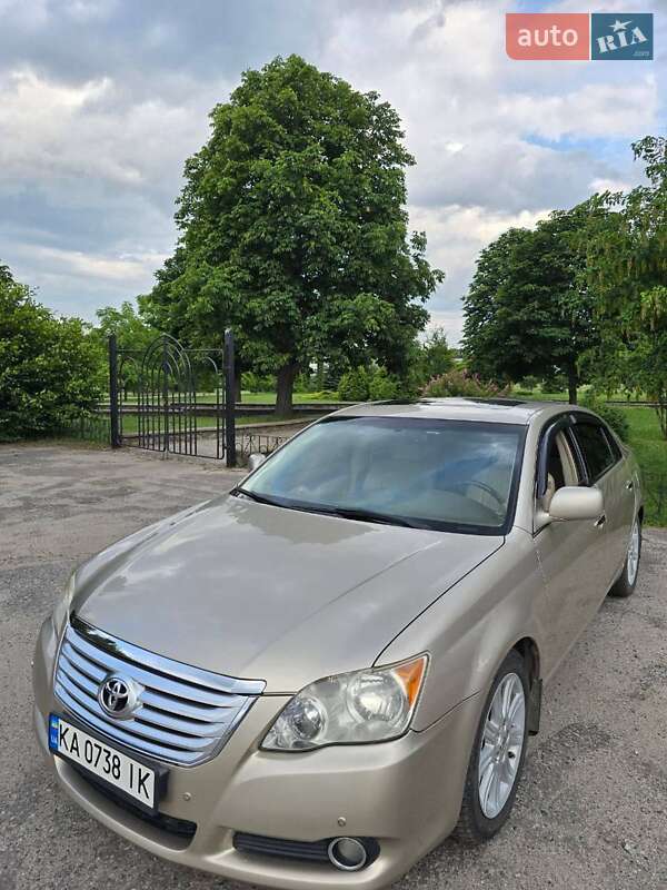 Седан Toyota Avalon 2008 в Сумах