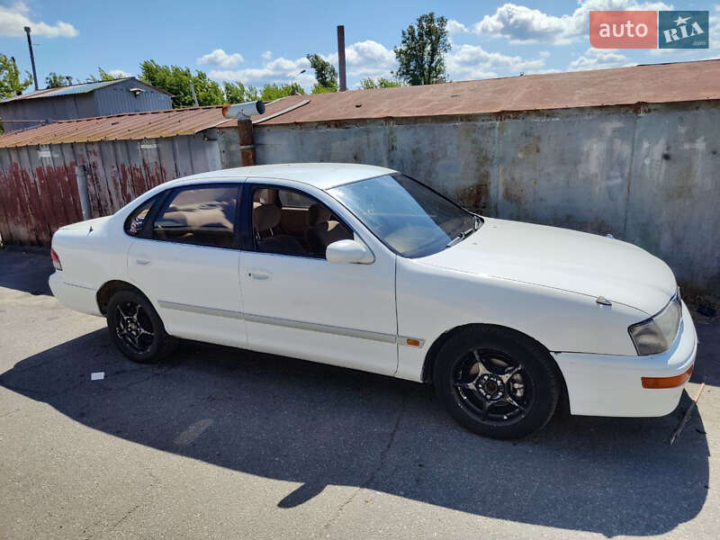 Седан Toyota Avalon 1995 в Киеве