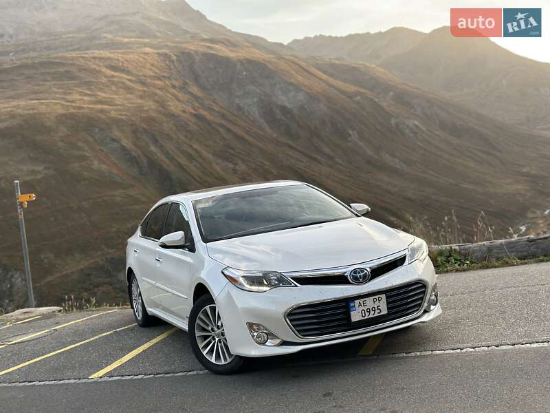 Седан Toyota Avalon 2014 в Дніпрі