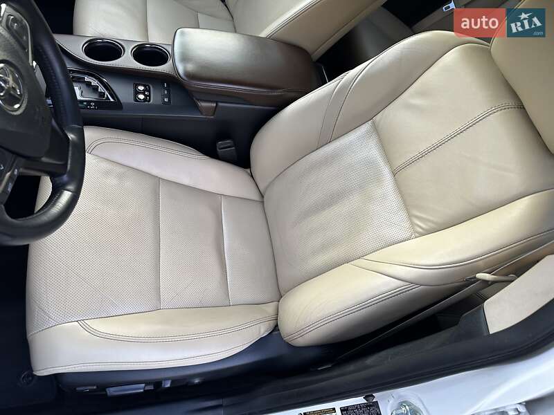 Седан Toyota Avalon 2014 в Дніпрі
