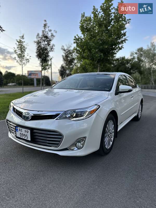 Седан Toyota Avalon 2014 в Дніпрі