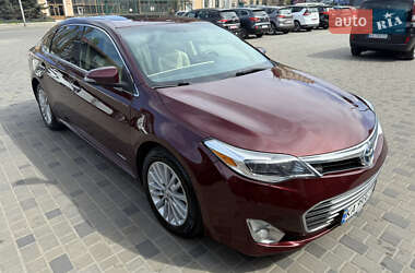 Седан Toyota Avalon 2015 в Киеве