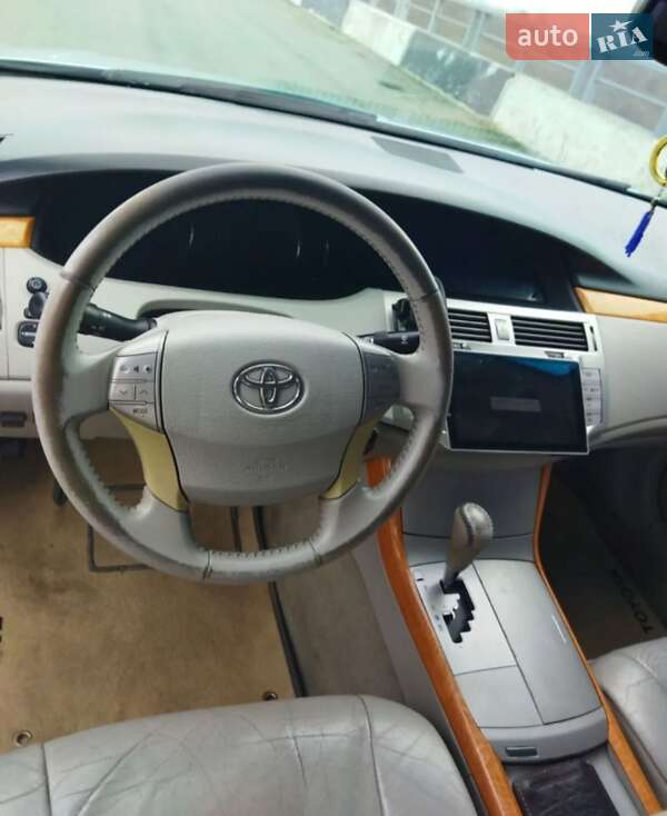 Седан Toyota Avalon 2005 в Любашевке