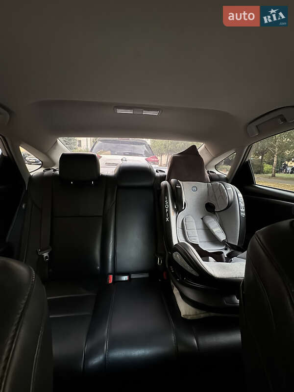 Седан Toyota Avalon 2013 в Вишневом
