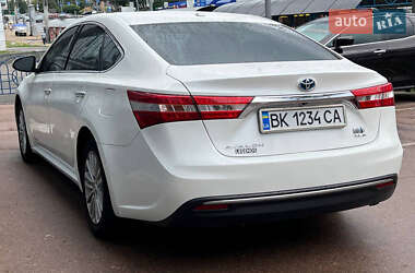 Седан Toyota Avalon 2013 в 