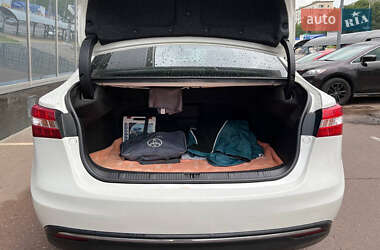 Седан Toyota Avalon 2013 в 
