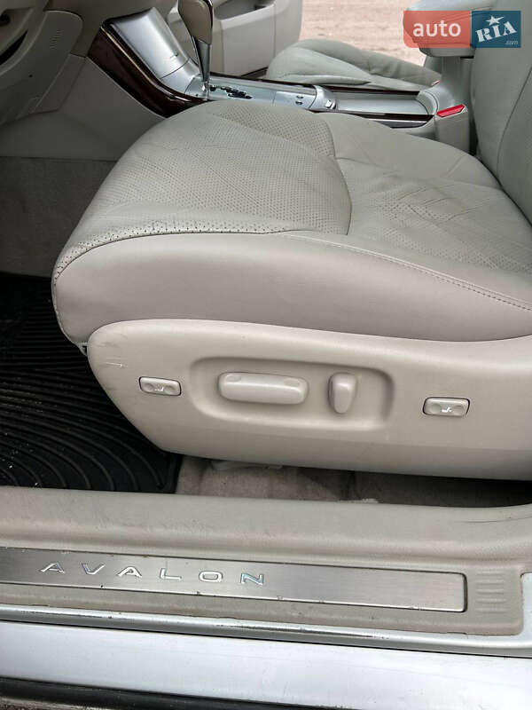 Седан Toyota Avalon 2008 в Житомире