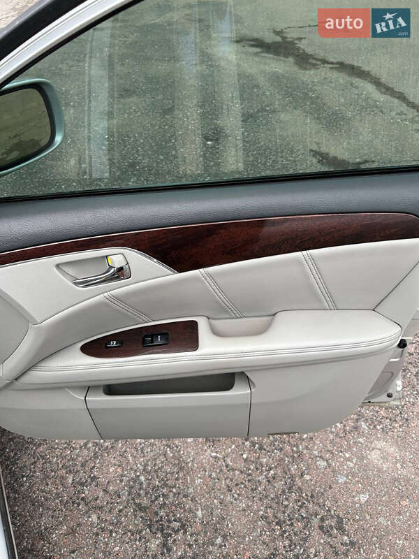 Седан Toyota Avalon 2008 в Житомире