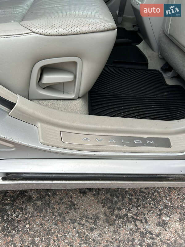 Седан Toyota Avalon 2008 в Житомире