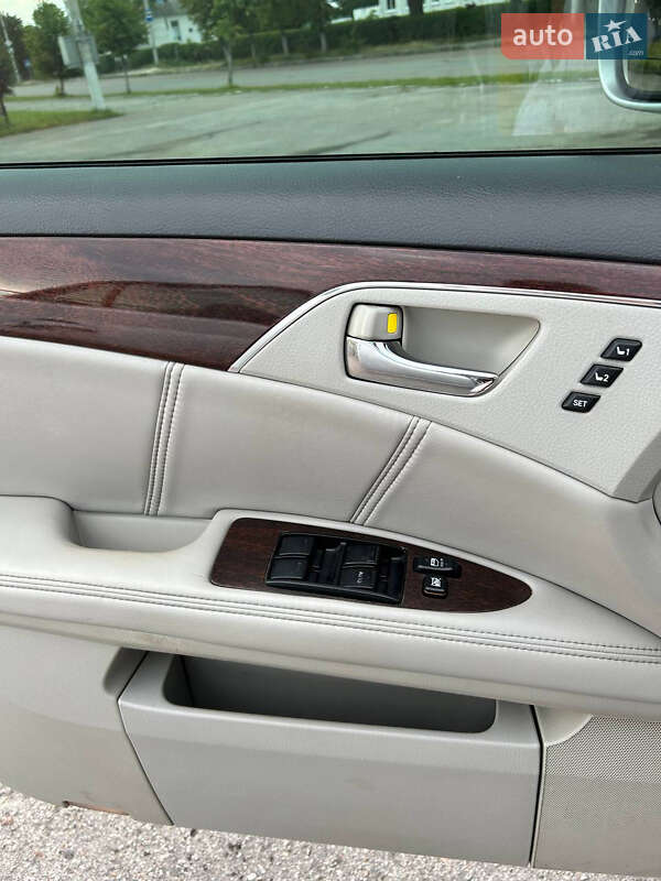 Седан Toyota Avalon 2008 в Житомире