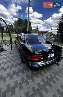 Седан Toyota Avalon 1995 в Пирятине