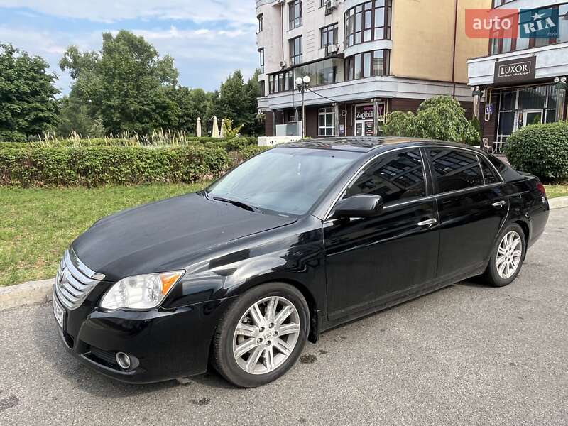 Седан Toyota Avalon 2008 в Киеве