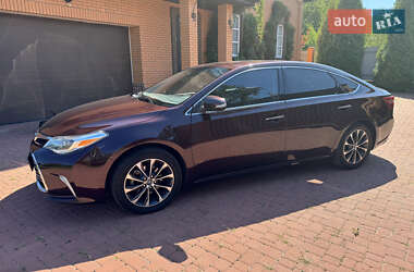 Седан Toyota Avalon 2017 в Киеве