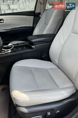 Седан Toyota Avalon 2014 в 